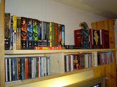 Etag&egrave;re, avec du Babylon 5